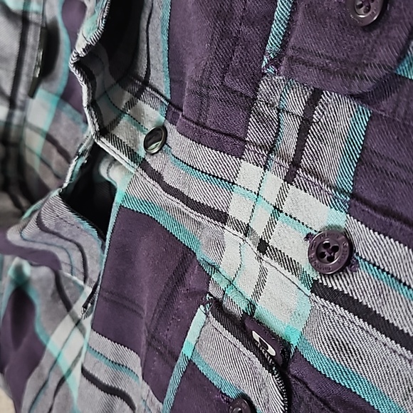 Oakley plaid button-up - Picture 4 of 7